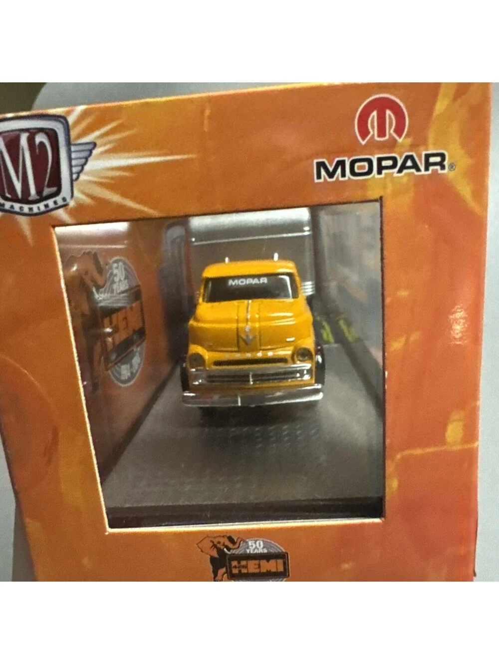 1:64 M2 Machines Auto-Haulers 1957 Dodge COE & 1969 Barracuda Road Runner Orange